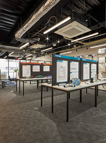 12 SHOWROOM